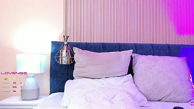 elizabeth 20 online show from 03/15/25, 10:33