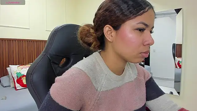 Snapshot of MELINAMARTINS chatting on 12/03/25, 07:23 MELINAMARTINS online show from 12/03/25, 07:23