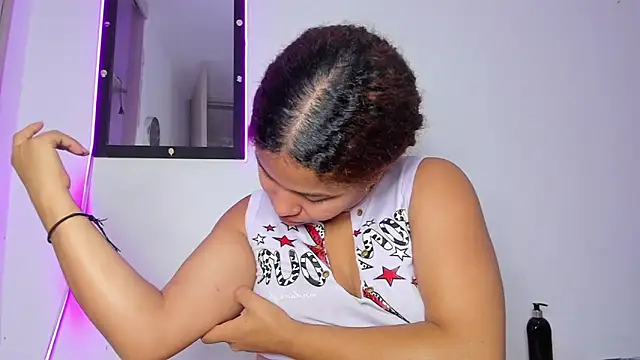 MELINAMARTINS online show from 06/12/26, 10:08