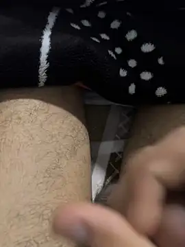 Snapshot of Hamza-Maroki chatting on 02/17/25, 10:14 Hamza-Maroki online show from 02/17/25, 10:14