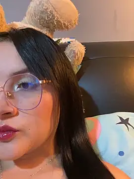 ValentinaOrtiz3 online show from 09/14/25, 12:43