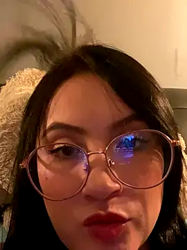 ValentinaOrtiz3 online show from 09/15/25, 01:27