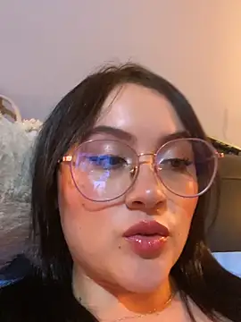 ValentinaOrtiz3 online show from 10/06/25, 10:40