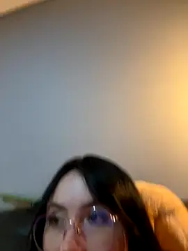 ValentinaOrtiz3 online show from 11/23/25, 03:28