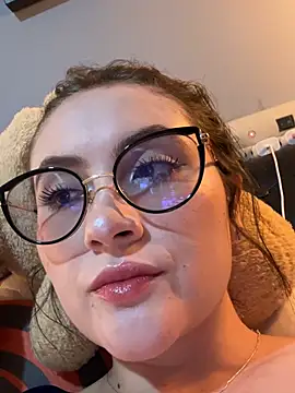 ValentinaOrtiz3 online show from 05/25/26, 11:22