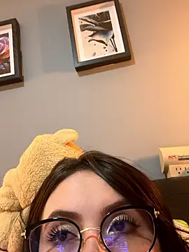 ValentinaOrtiz3 online show from 05/27/26, 10:40
