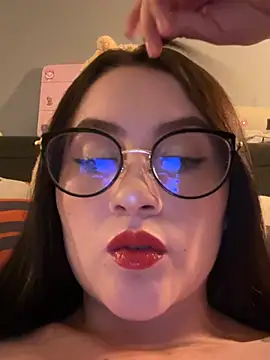 ValentinaOrtiz3 online show from 06/01/26, 11:17