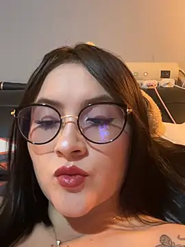 ValentinaOrtiz3 online show from 06/05/26, 01:12