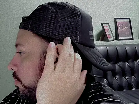 tonyglams online show from 10/08/25, 02:47