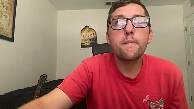 Snapshot of Milflover96 chatting on 09/23/25, 06:00 Milflover96 online show from 09/23/25, 06:00