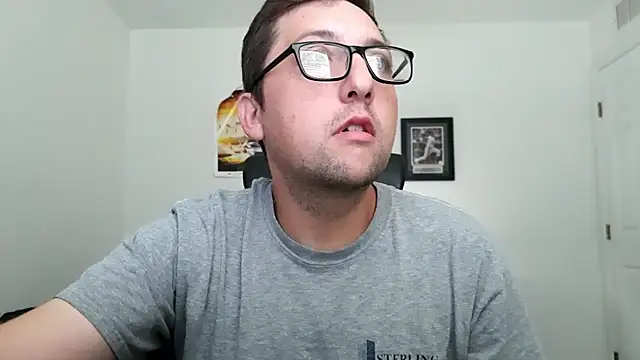 Snapshot of Milflover96 chatting on 10/05/25, 02:37 Milflover96 online show from 10/05/25, 02:37