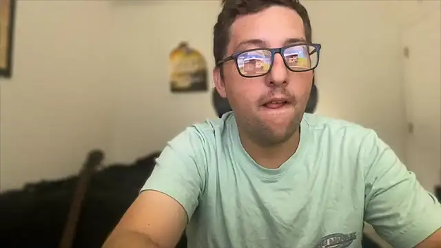 Snapshot of Milflover96 chatting on 10/09/25, 02:04 Milflover96 online show from 10/09/25, 02:04