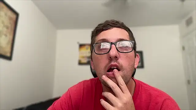 Snapshot of Milflover96 chatting on 10/12/25, 08:52 Milflover96 online show from 10/12/25, 08:52