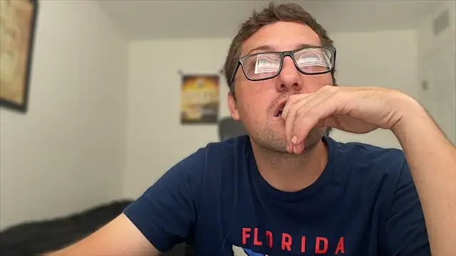 Snapshot of Milflover96 chatting on 10/20/25, 06:52 Milflover96 online show from 10/20/25, 06:52