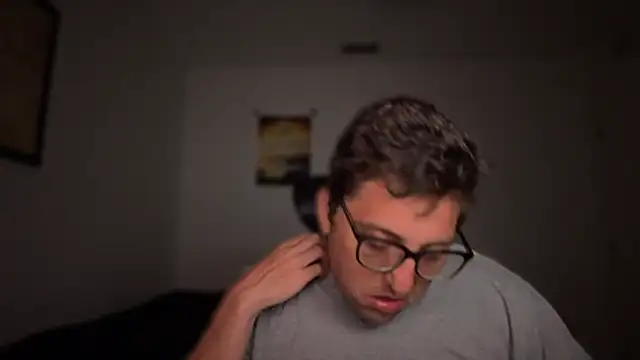 Snapshot of Milflover96 chatting on 10/26/25, 07:25 Milflover96 online show from 10/26/25, 07:25