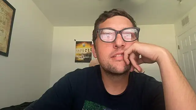 Snapshot of Milflover96 chatting on 10/29/25, 02:19 Milflover96 online show from 10/29/25, 02:19