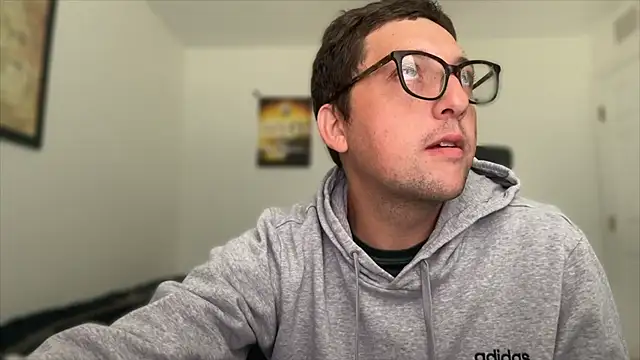 Snapshot of Milflover96 chatting on 10/31/25, 03:24 Milflover96 online show from 10/31/25, 03:24