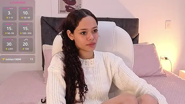 Snapshot of sara_sharma_ chatting on 09/27/25, 03:50 sara sharma online show from 09/27/25, 03:50