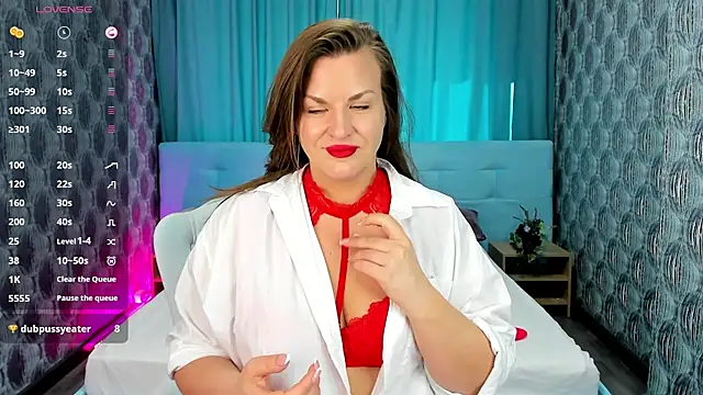 Snapshot of kamilla___moon chatting on 02/21/25, 07:45 kamilla moon online show from 02/21/25, 07:45