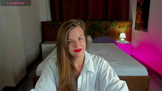 Snapshot of kamilla___moon chatting on 03/05/25, 07:16 kamilla moon online show from 03/05/25, 07:16