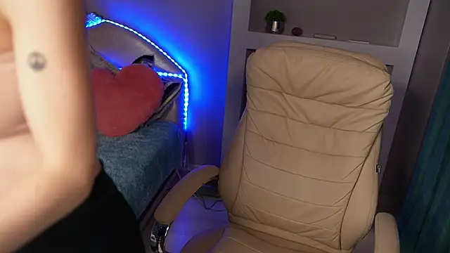 KittysLina online show from 03/16/25, 06:12
