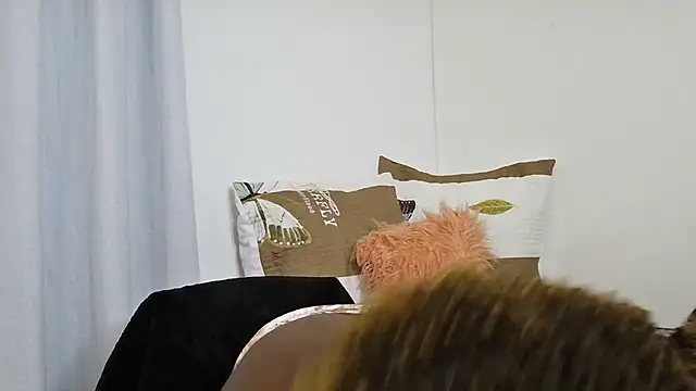 Snapshot of victora3 chatting on 11/26/25, 02:23 victora3 online show from 11/26/25, 02:23