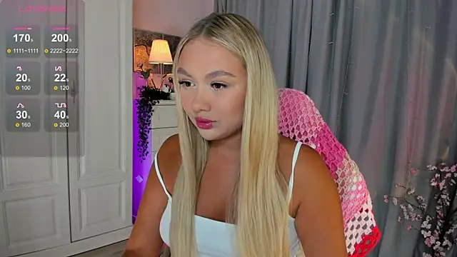 Snapshot of _Loneve__ chatting on 09/12/25, 03:45  Loneve   online show from 09/12/25, 03:45