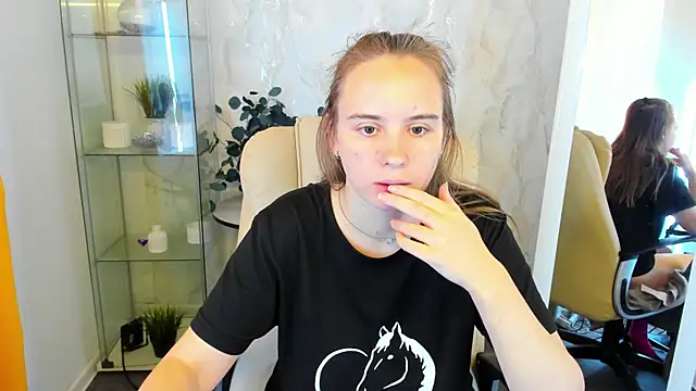 Lika 0ne online show from 10/11/25, 11:53