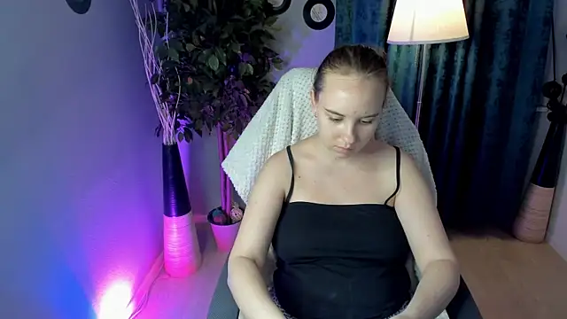 Snapshot of Lika_0ne chatting on 07/07/26, 11:58 Lika 0ne online show from 07/07/26, 11:58