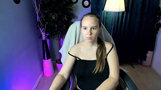 Snapshot of Lika_0ne chatting on 07/26/26, 12:01 Lika 0ne online show from 07/26/26, 12:01