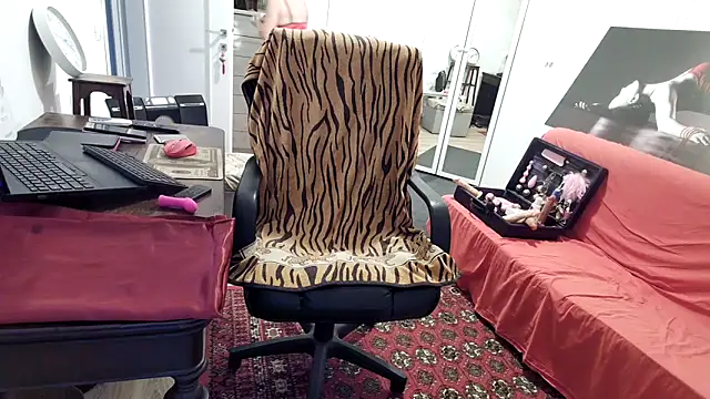 Chanel Noire online show from 09/16/25, 02:51