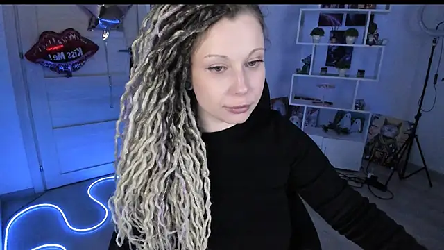 Snapshot of HoneySallyMoore chatting on 02/19/26, 03:02 HoneySallyMoore online show from 02/19/26, 03:02