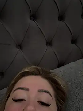 BadBitchClaudia online show from 02/14/25, 08:42
