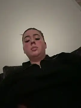 BadBitchClaudia online show from 02/16/25, 10:32