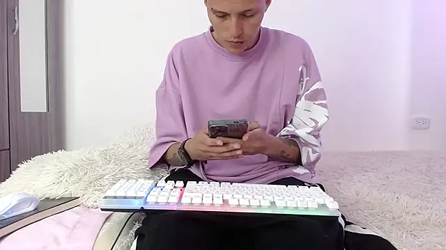 Snapshot of duo_peludoo chatting on 10/28/25, 06:10 duo peludoo online show from 10/28/25, 06:10