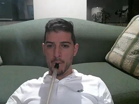 Snapshot of quitomanec chatting on 10/21/25, 04:46 quitomanec online show from 10/21/25, 04:46