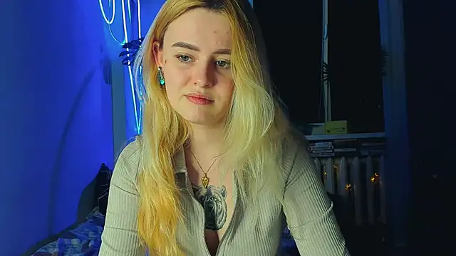 Alexa Pirs online show from 03/09/25, 09:14