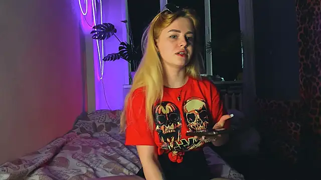 Alexa Pirs online show from 03/22/25, 02:36