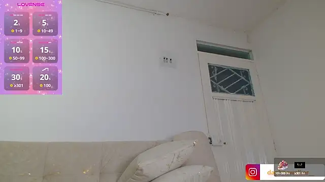 Snapshot of Daphnewalker__ chatting on 10/09/25, 10:35 Daphnewalker   online show from 10/09/25, 10:35