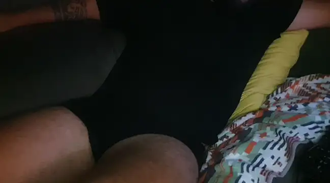 Snapshot of henri69 chatting on 02/11/25, 02:57 henri69 online show from 02/11/25, 02:57