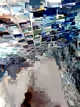 Snapshot of henri69 chatting on 11/30/25, 02:43 henri69 online show from 11/30/25, 02:43