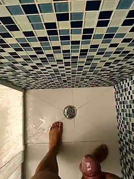 Snapshot of henri69 chatting on 12/01/25, 11:32 henri69 online show from 12/01/25, 11:32