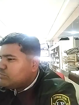 Snapshot of oscarshow24 chatting on 02/26/25, 05:42 oscarshow24 online show from 02/26/25, 05:42