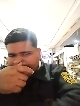 Snapshot of oscarshow24 chatting on 02/26/25, 09:21 oscarshow24 online show from 02/26/25, 09:21