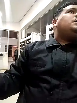 Snapshot of oscarshow24 chatting on 02/27/25, 02:10 oscarshow24 online show from 02/27/25, 02:10