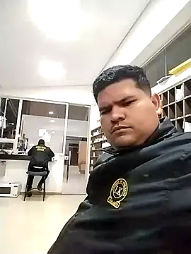 Snapshot of oscarshow24 chatting on 02/27/25, 05:45 oscarshow24 online show from 02/27/25, 05:45