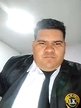 Snapshot of oscarshow24 chatting on 03/01/25, 11:37 oscarshow24 online show from 03/01/25, 11:37