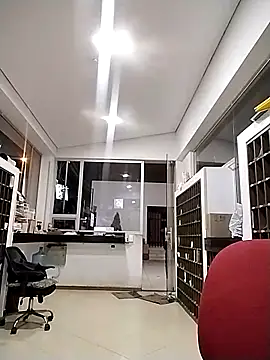 Snapshot of oscarshow24 chatting on 03/04/25, 08:46 oscarshow24 online show from 03/04/25, 08:46