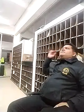 Snapshot of oscarshow24 chatting on 03/05/25, 05:07 oscarshow24 online show from 03/05/25, 05:07