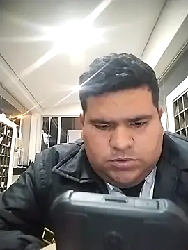 Snapshot of oscarshow24 chatting on 09/24/25, 07:33 oscarshow24 online show from 09/24/25, 07:33